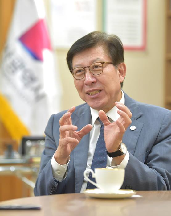 20230601 박형준 부산시장 시정관련 인터뷰(집무실) 07